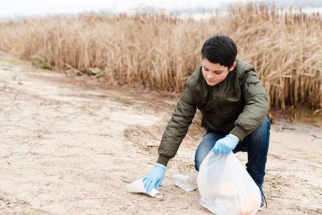 Peran Krusial Pelaksana Pembuatan Fasilitas Sampah dan Limbah Muda dalam Dunia Kerja dan Prospek Karirnya